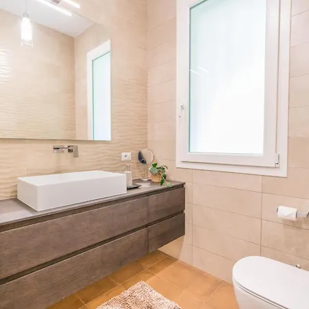 Acquario Elegance - 200 Mt Dalla *