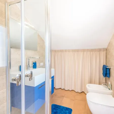 Acquario Elegance - 200 Mt Dalla Willa