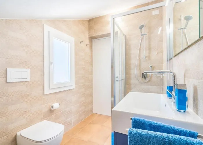 Acquario Elegance - 200 Mt Dalla Villa